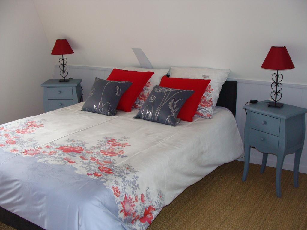 Le Vieux Castel Bed and Breakfast Goustranville Habitación foto