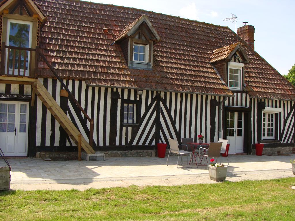 Le Vieux Castel Bed and Breakfast Goustranville Exterior foto